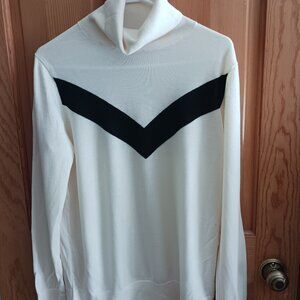 Banana Republic - Women's Sweater - Size Large